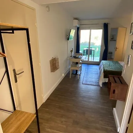 Joli 27m2 Oasis Provencale En Village En Camargue Apartment